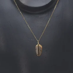 Collier Plume Amazonia En Acier Jaune - Zag Bijoux -Bijoux Fantaisie collier plume amazonia en acier jaune zag bijoux 2