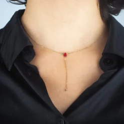 Collier Princess Rouge En Acier Doré - Zag Bijoux -Bijoux Fantaisie collier princess rouge en acier dore zag bijoux 1