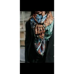 Foulard Judith Multicolore, Noir Et Doré - Shanna -Bijoux Fantaisie foulard judith multicolore noir et dore shanna 2